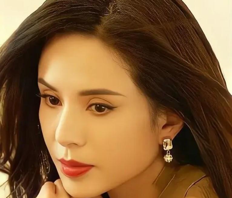 51岁女明星气质_50岁女明星保养_明星最老的女明星