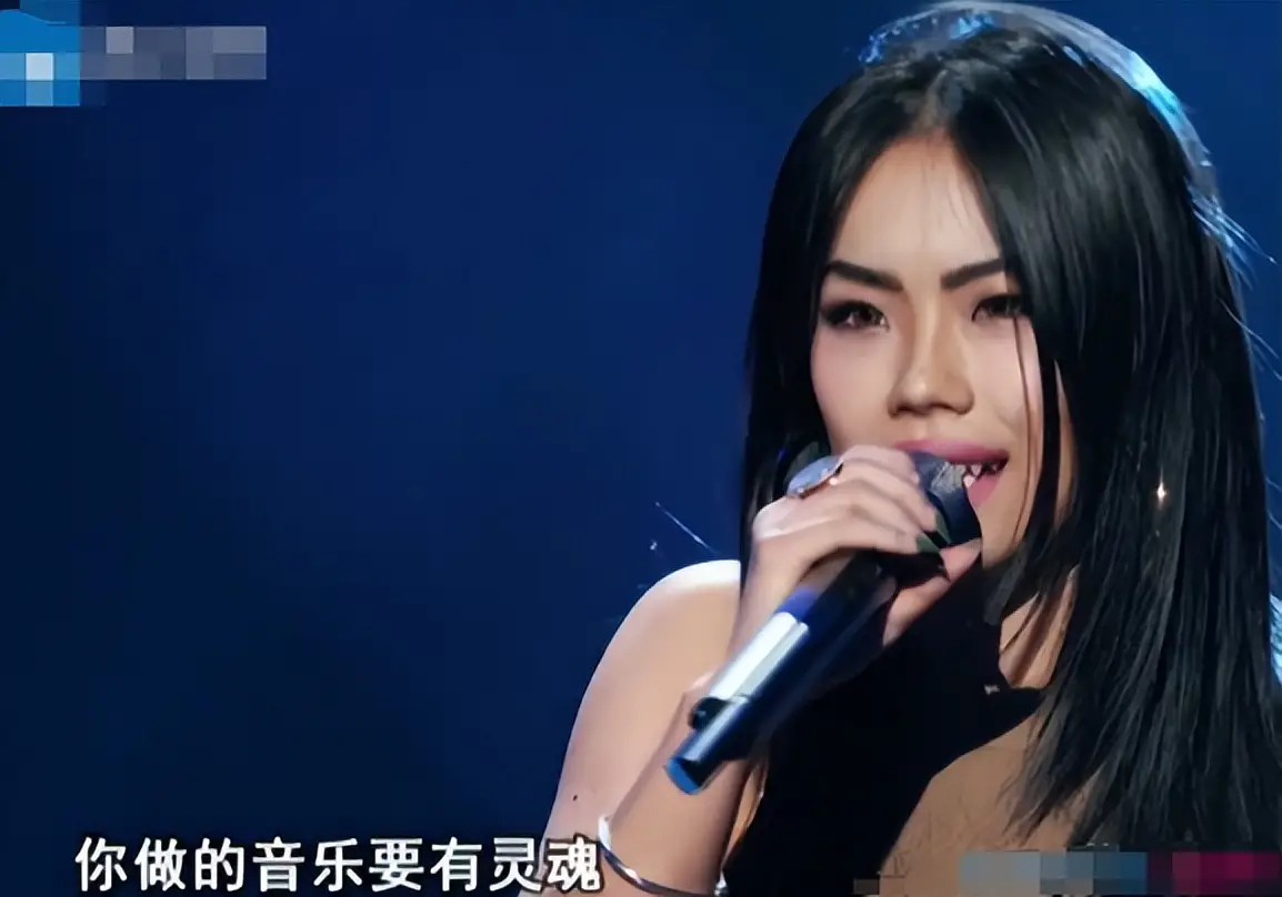 万妮达与黑人男友同居_万妮达感情生活争议_女明星 黑人男友