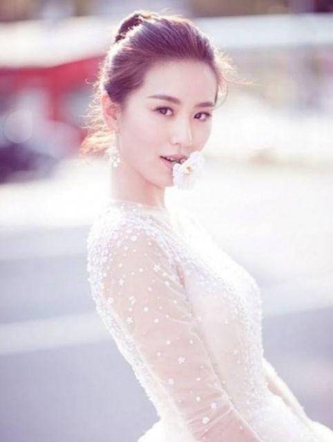 不炒作的女明星_低调女明星_农村搞笑女明星
