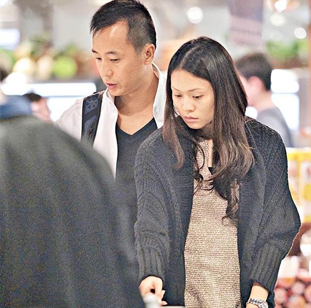 港星转行创业成功_香港娱乐圈衰落_退出娱乐圈香港男星