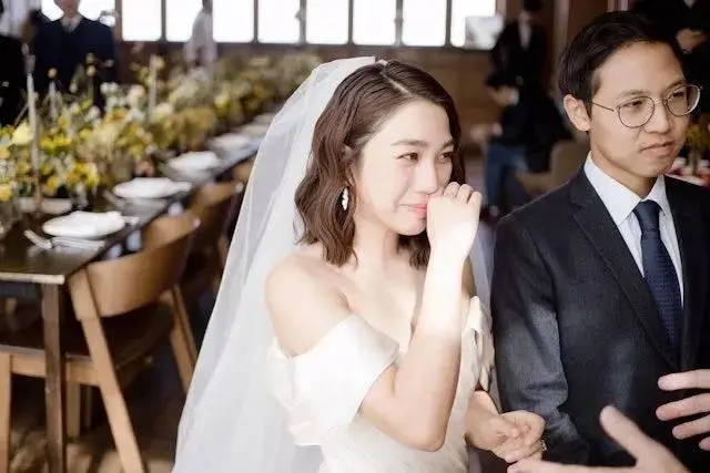 2024年娱乐圈结婚名单_近期娱乐圈结婚的明星_港姐麦明诗结婚盛况