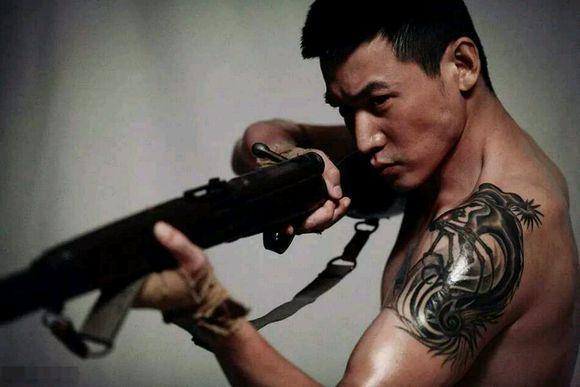 娱乐圈好看的纹身明星_娱乐圈纹身故事_明星纹身意义