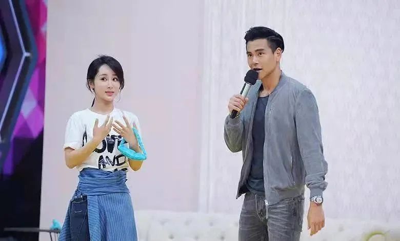 塌鼻子明星_混血女明星鼻子_朝天鼻明星