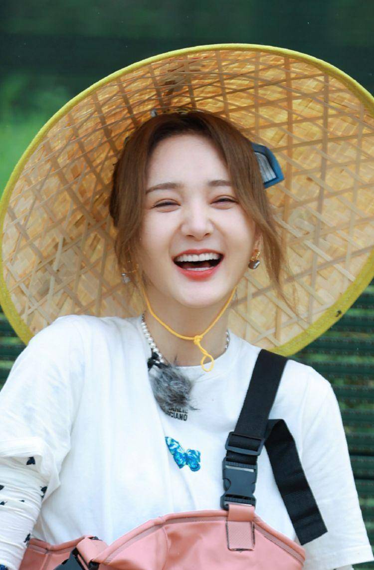 美女整容前后对比_娱乐圈整容美女_混血女明星鼻子