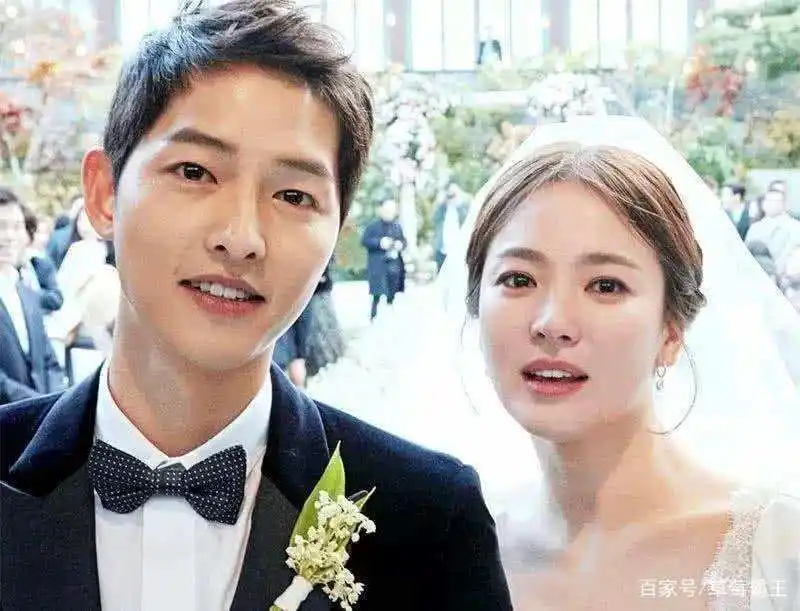 又一对明星离婚互爆黑料,_娱乐圈离婚套路分析_明星离婚先辟谣再官宣