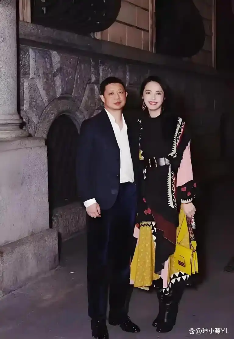 姚晨侯雯元绯闻辟谣_姚晨曹郁离婚细节_又一对明星离婚互爆黑料,
